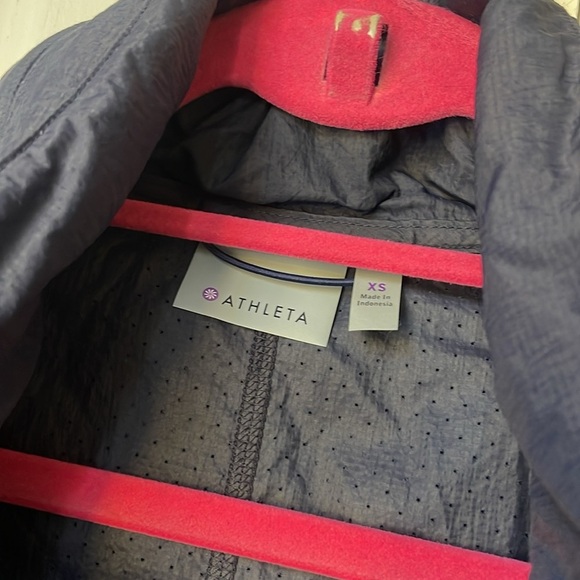 Athleta Womens Distance Jacket Navy Blue Rain Coat XS Running Top Windbreaker - Picture 2 of 7
